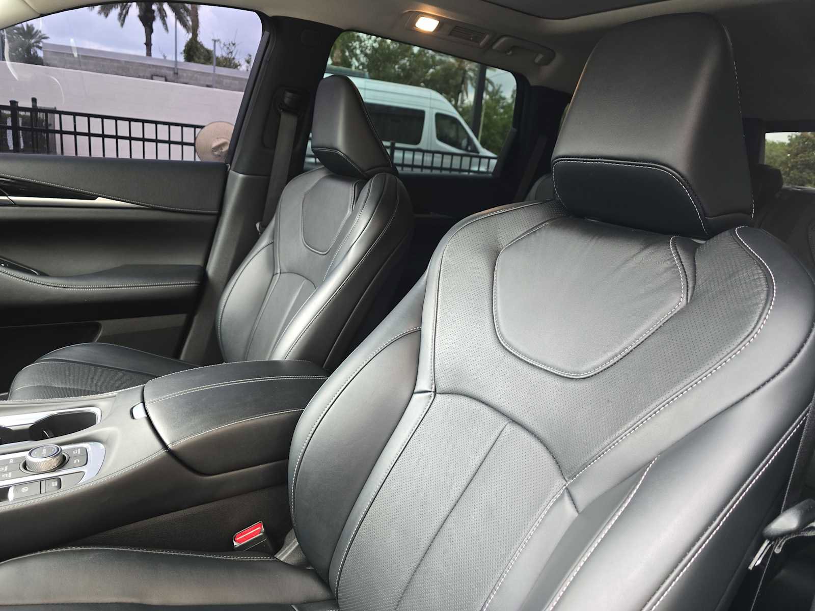 Used 2023 INFINITI QX60 Pure FWD image 16