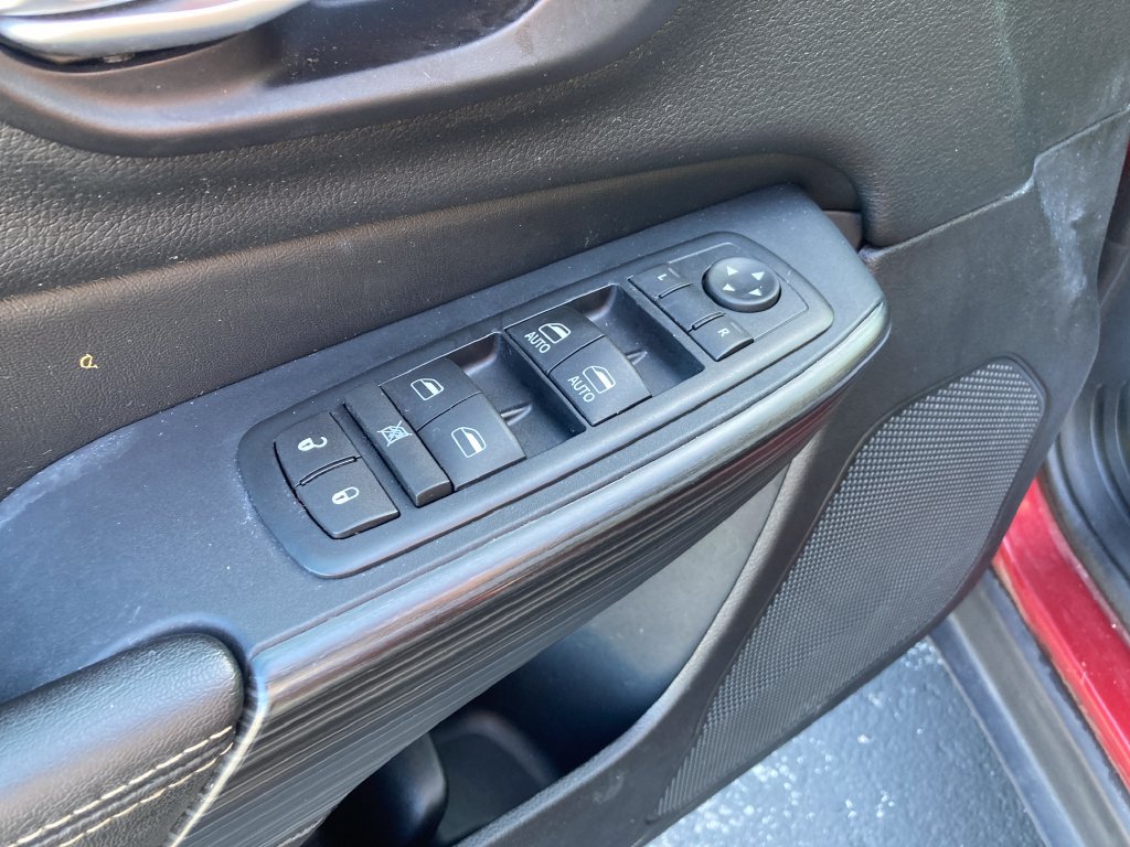 Used 2016 Jeep Cherokee Limited AWD/4WD image 13