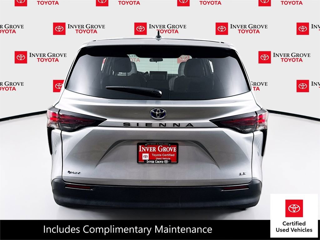 Certified 2025 Toyota Sienna LE image 6