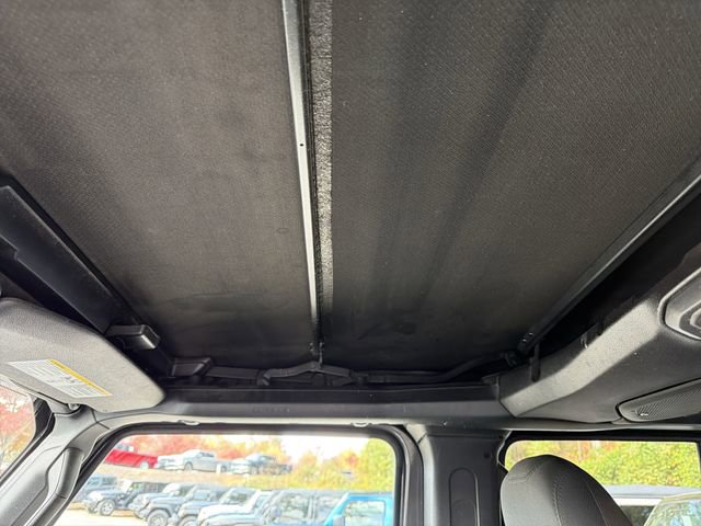 Used 2024 Jeep Gladiator Mojave w/ Convenience Group AWD/4WD image 32