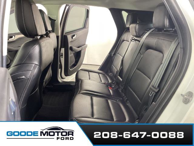 Certified 2022 Ford Escape Titanium w/ Class II Trailer Tow Package image 19