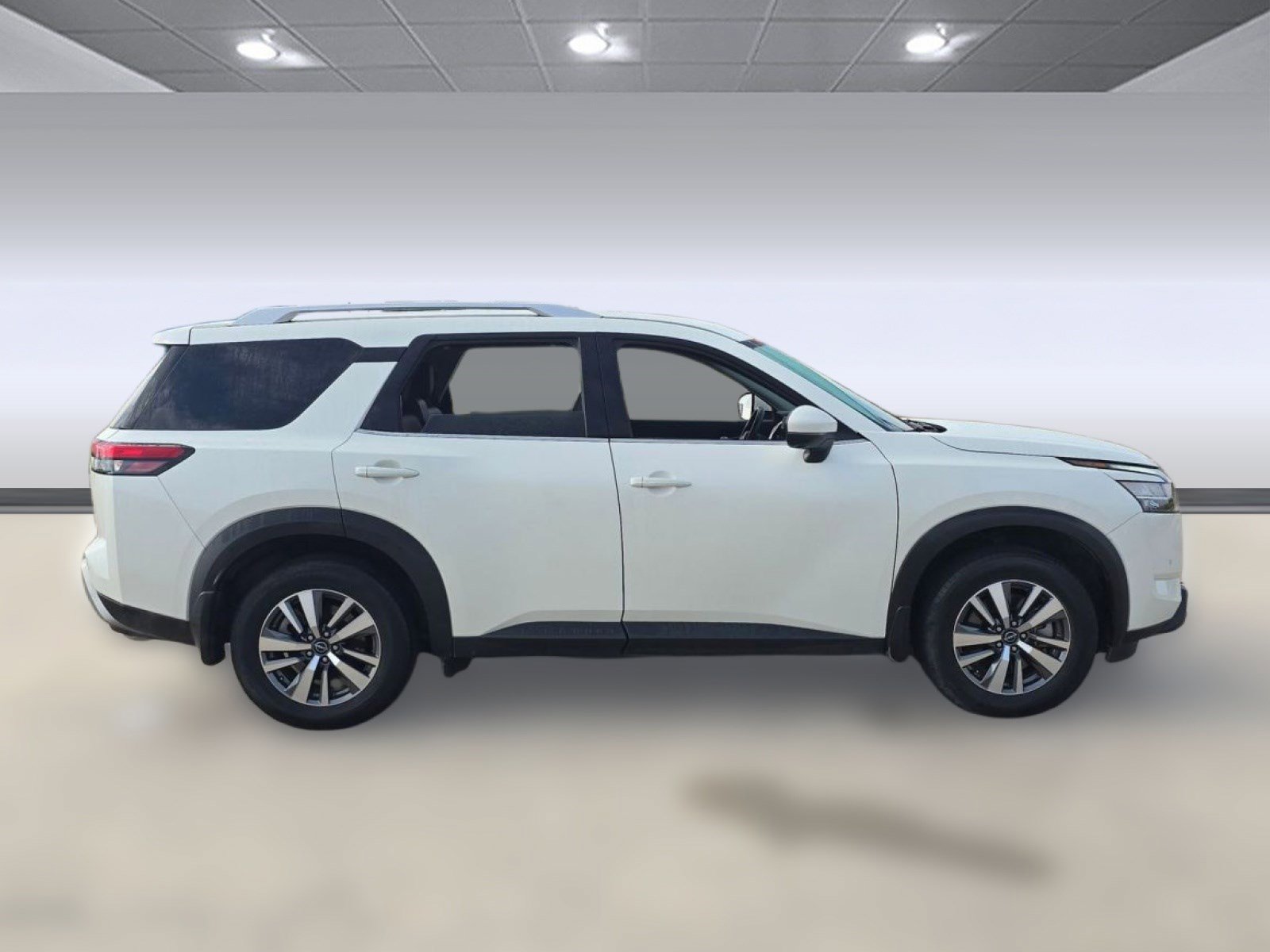 Used 2024 Nissan Pathfinder SL image 7