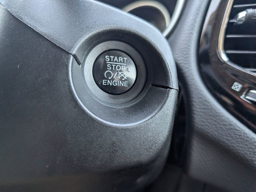 Used 2018 Jeep Compass Limited w/ Navigation Group image 17