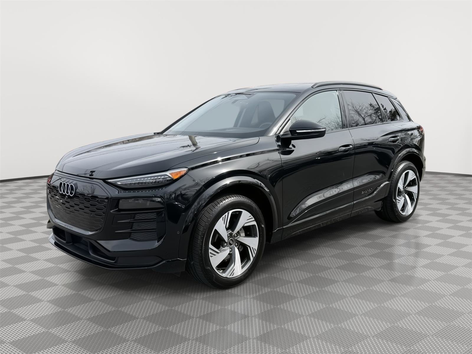 Used 2025 Audi Q6 e-tron Premium Plus w/ Premium Plus