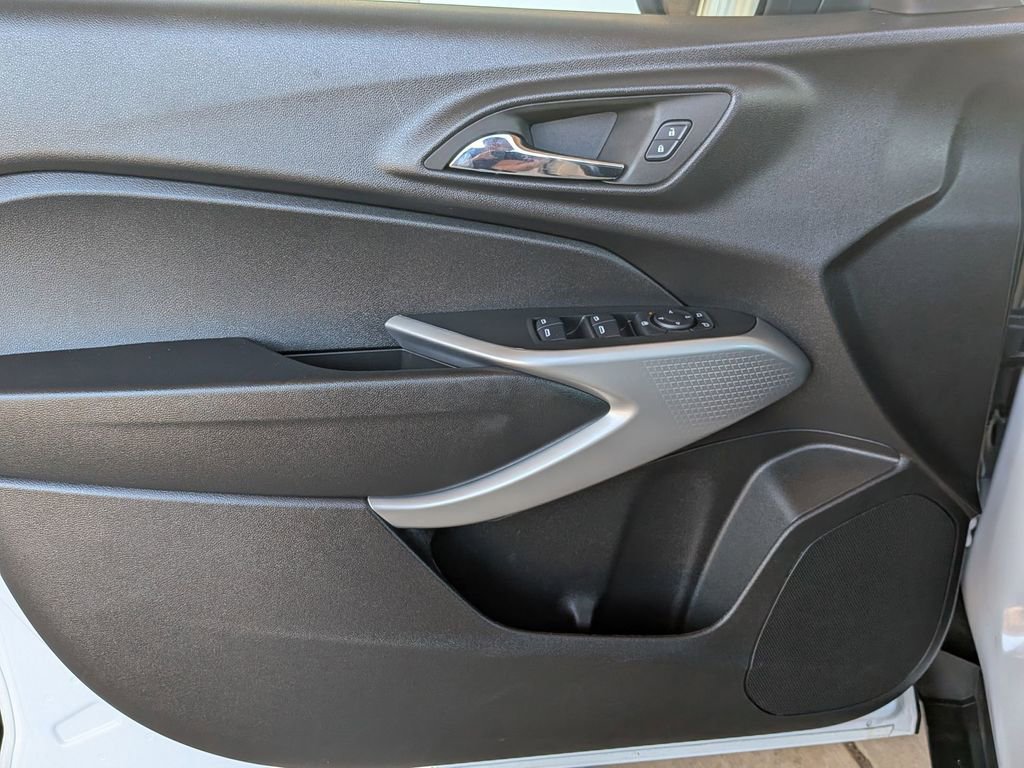 Used 2025 Chevrolet Trax LS image 11