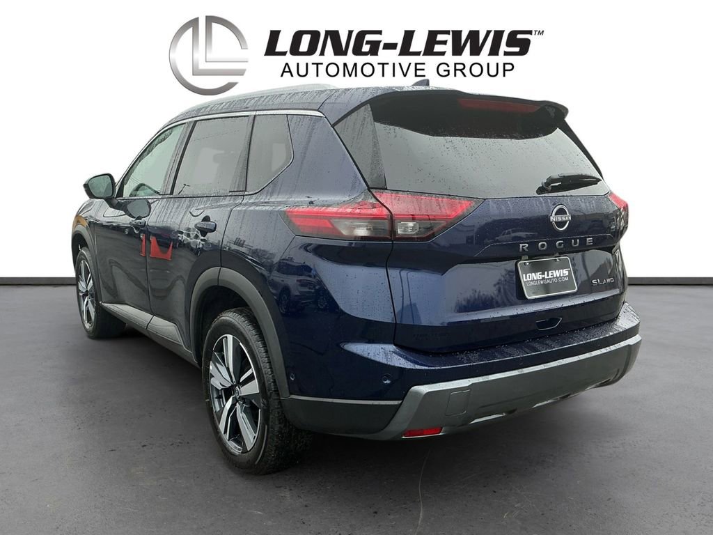 Used 2026 Nissan Rogue SL image 4