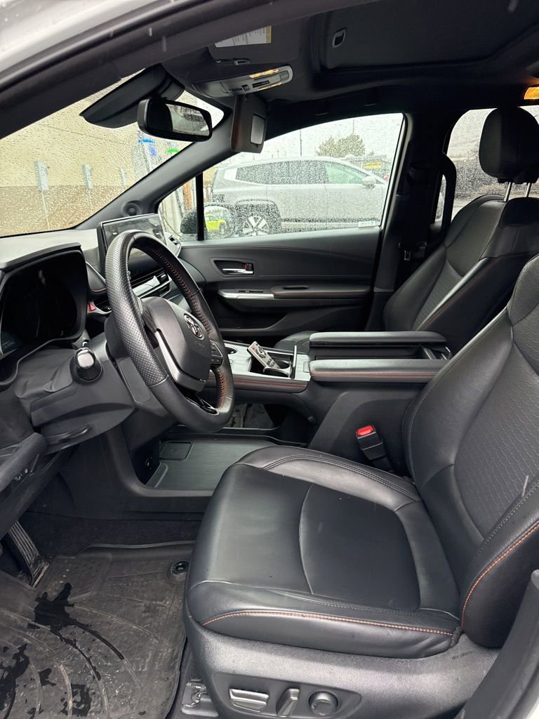 Used 2022 Toyota Sienna XSE w/ XSE Plus Package image 10