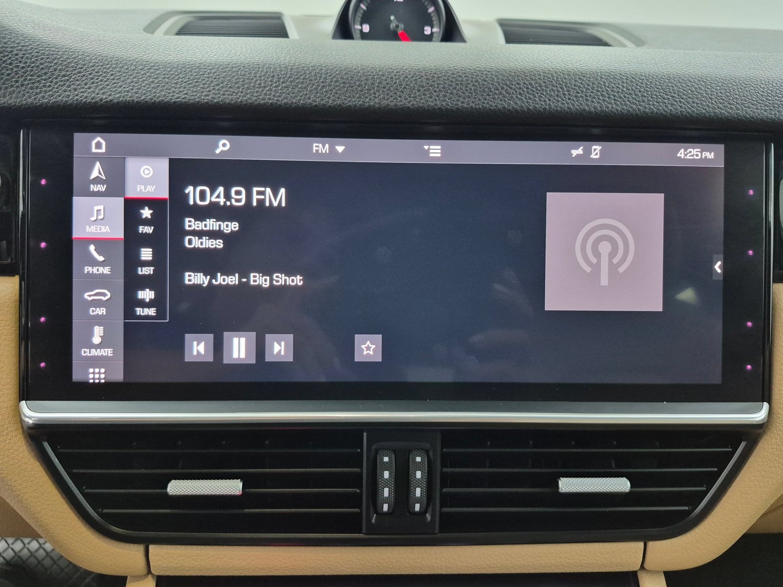 Used 2019 Porsche Cayenne AWD/4WD image 18