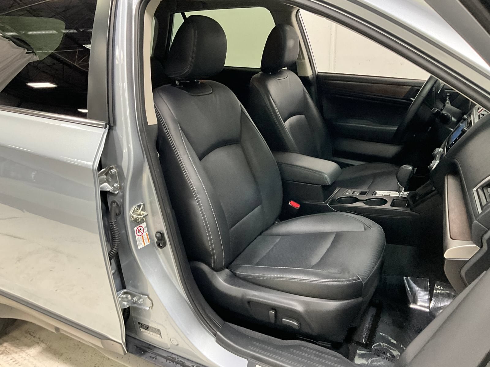 Used 2016 Subaru Outback 3.6R Limited AWD/4WD image 9