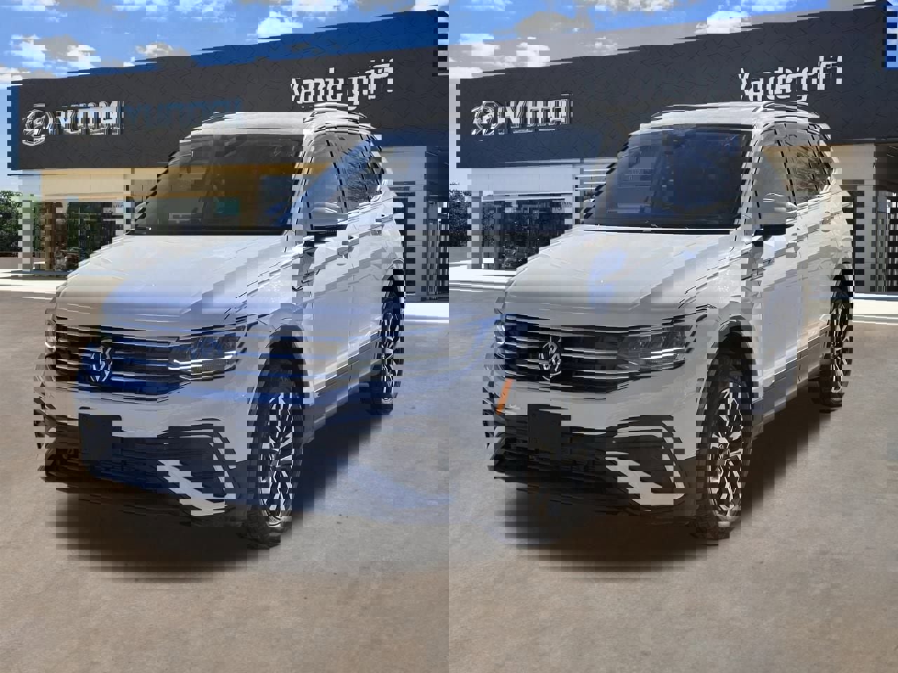 Used 2024 Volkswagen Tiguan S image 2