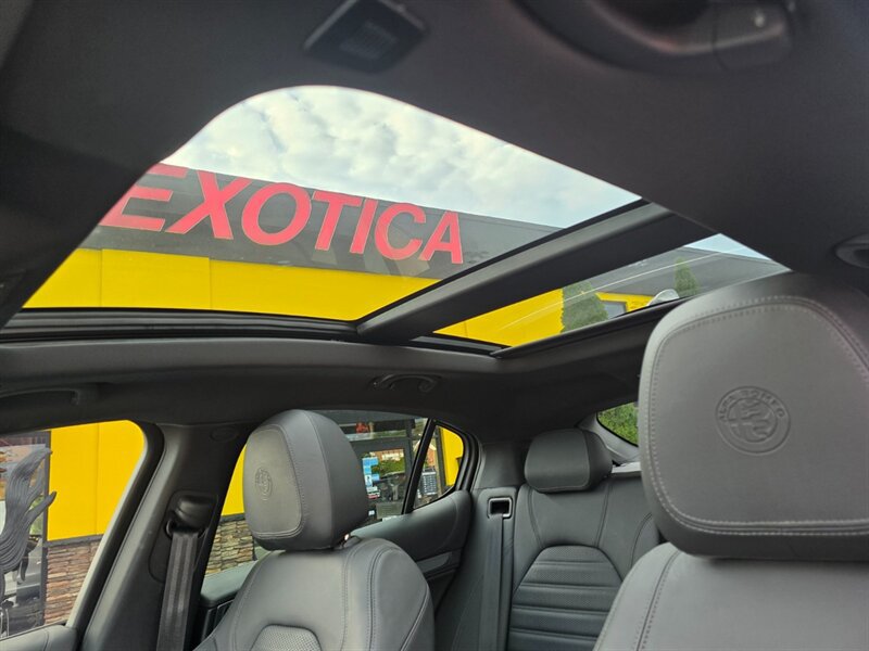 Used 2023 Alfa Romeo Stelvio Veloce AWD/4WD image 20