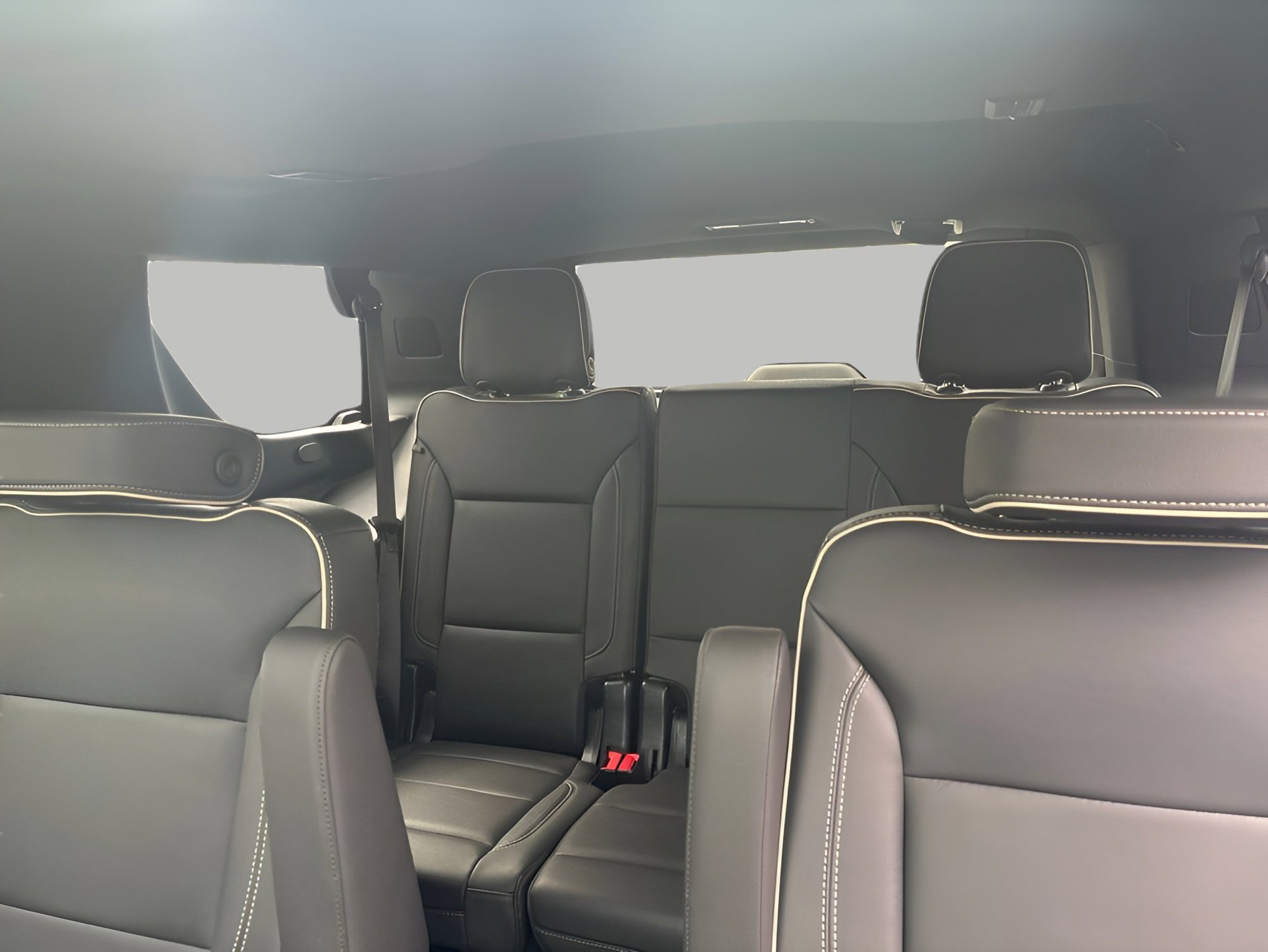 Used 2023 Chevrolet Tahoe Premier w/ Premium Package AWD/4WD image 17