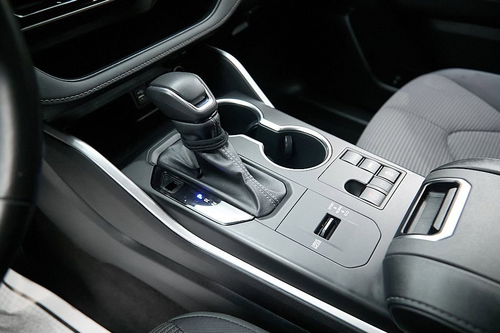 Used 2023 Toyota Highlander LE image 18