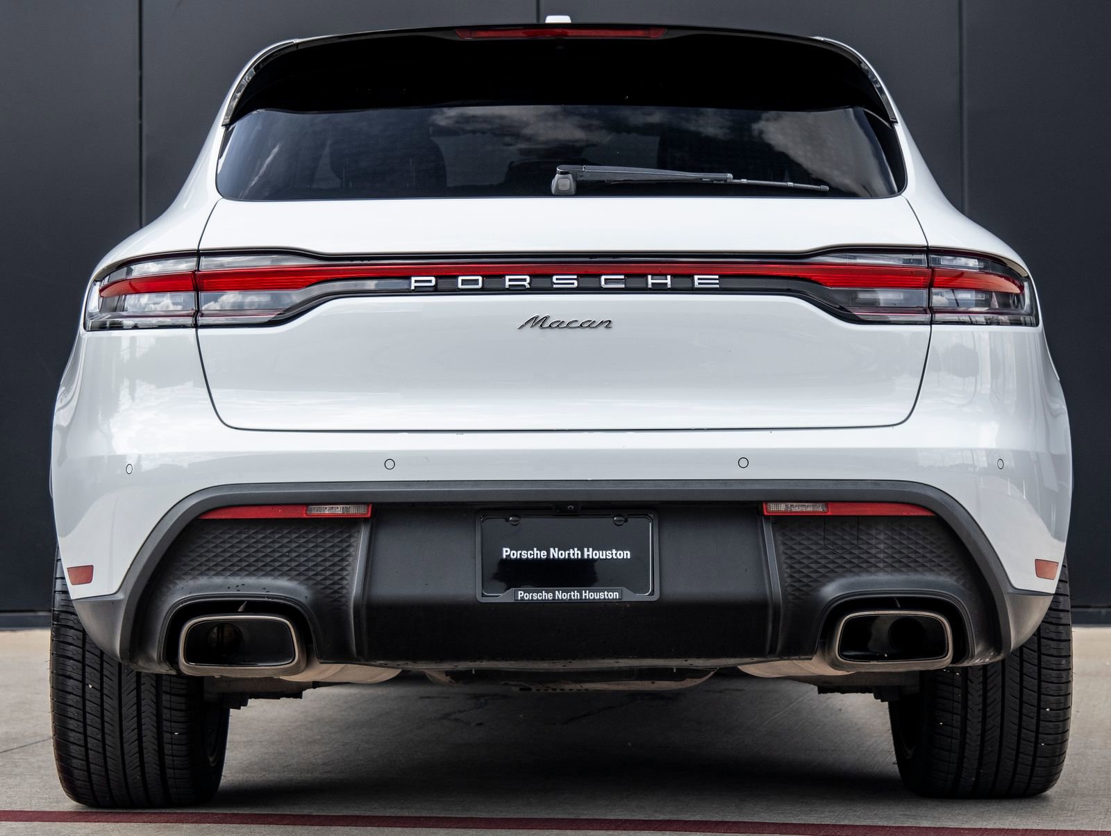Certified 2023 Porsche Macan image 10