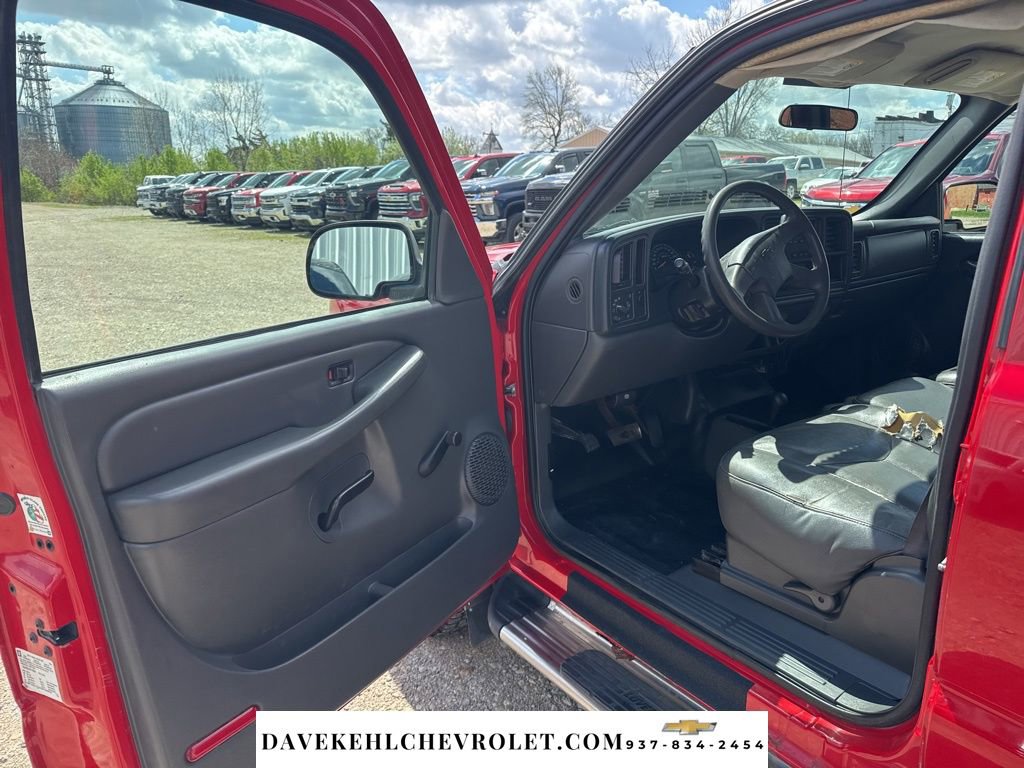 Used 2004 Chevrolet Silverado 2500 W/T AWD/4WD image 13