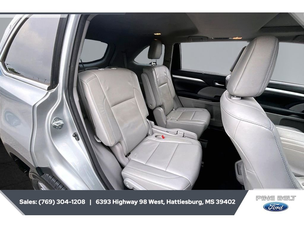Used 2018 Toyota Highlander XLE FWD image 20
