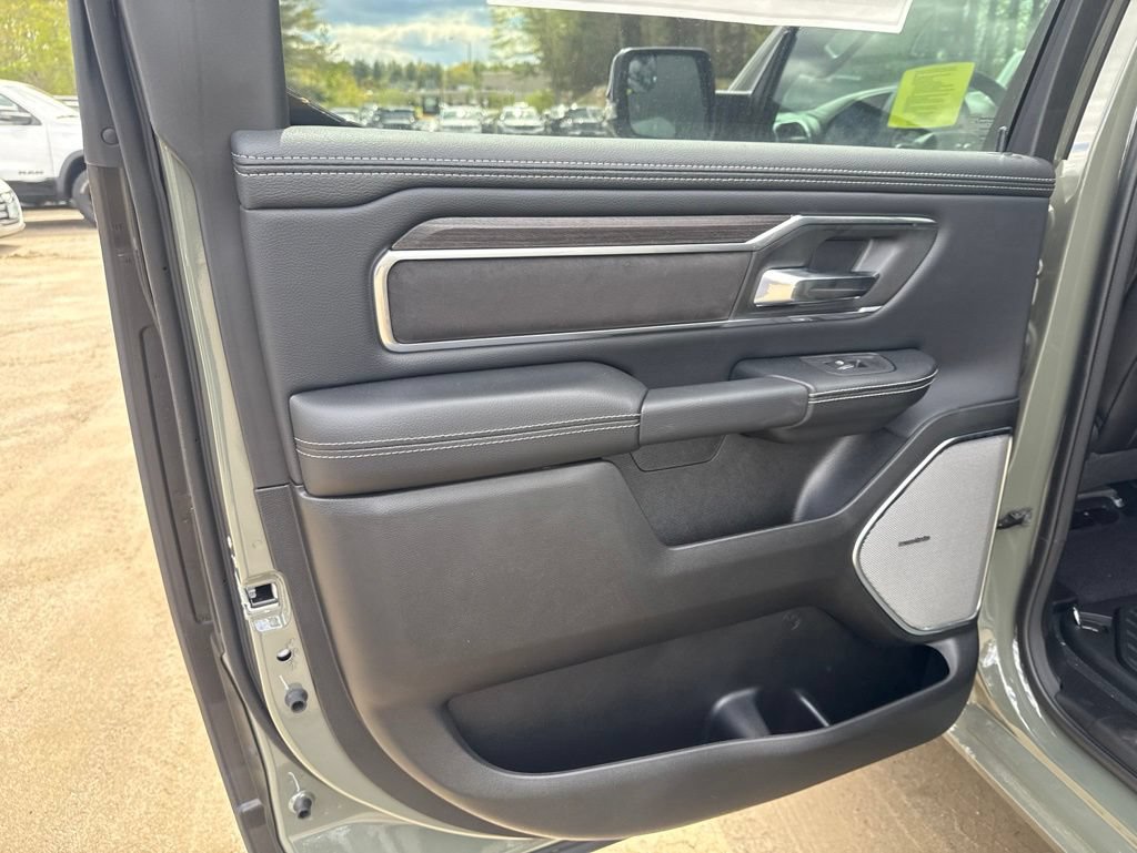 New 2026 RAM 1500 Laramie AWD/4WD image 24