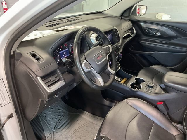 Used 2024 GMC Terrain SLT image 9