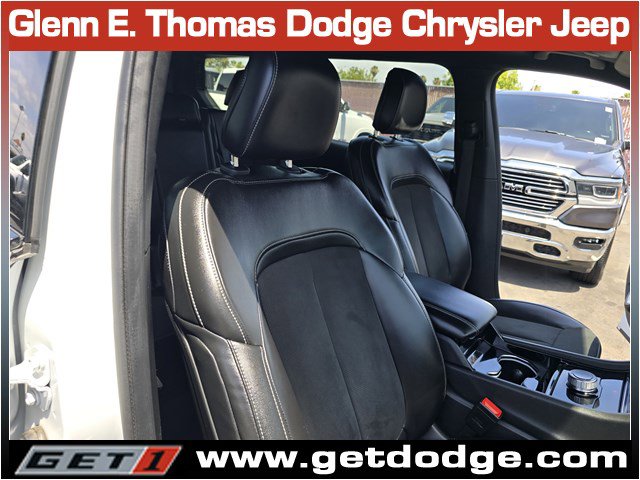 Used 2023 Jeep Grand Cherokee L Laredo RWD image 34