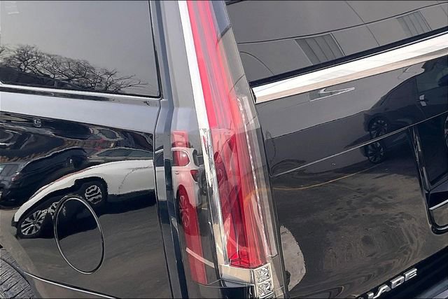 Used 2019 Cadillac Escalade Luxury image 30