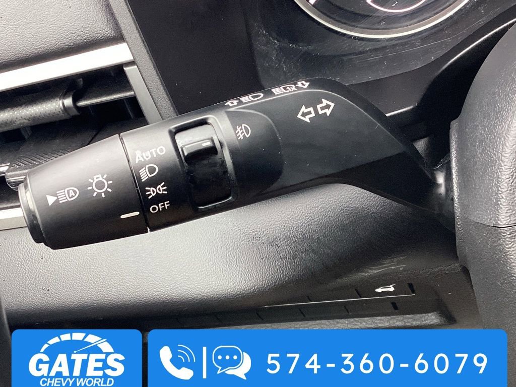 Used 2025 Mitsubishi Outlander SE image 27