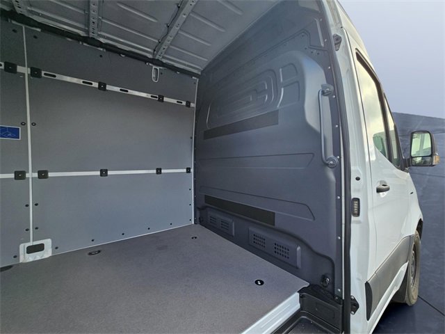 New 2024 Mercedes-Benz eSprinter 170 Cargo image 12