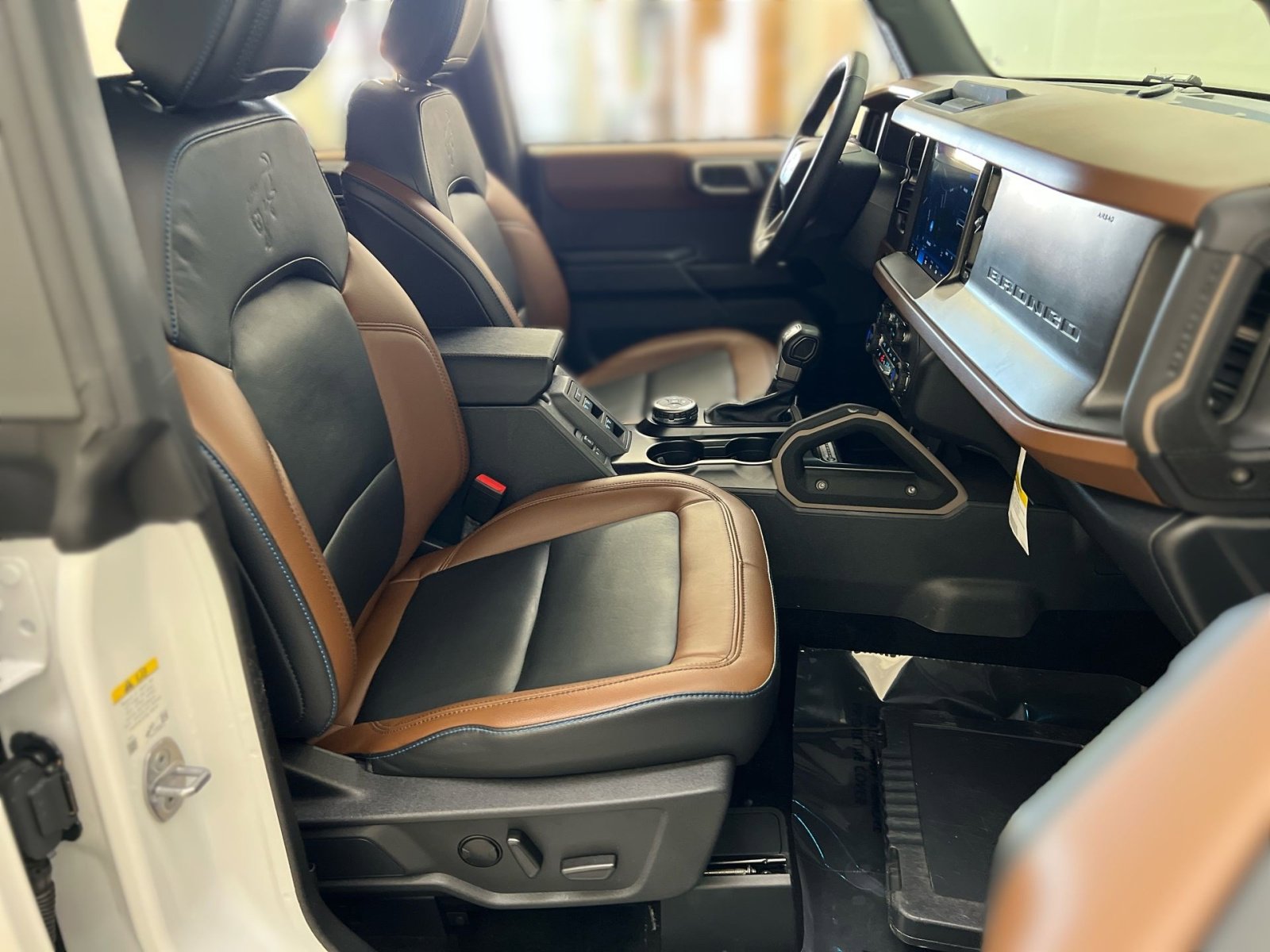 Used 2024 Ford Bronco Outer Banks image 31