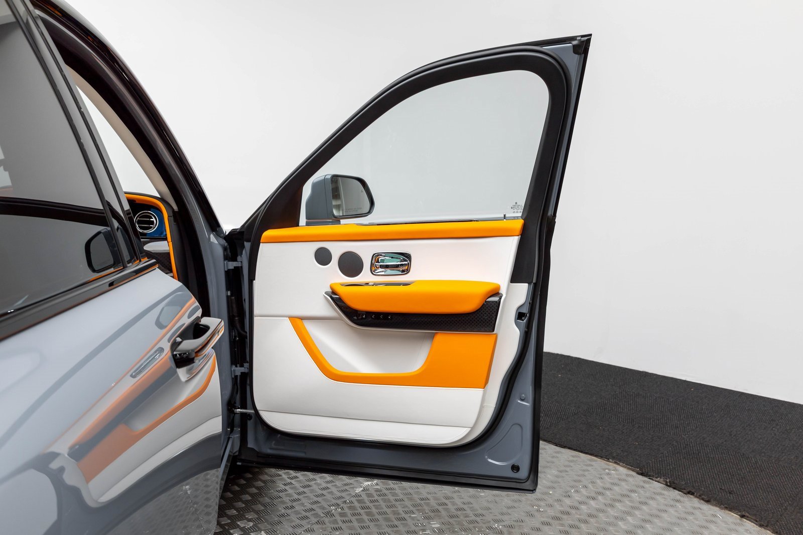 New 2026 Rolls-Royce Cullinan Black Badge image 37