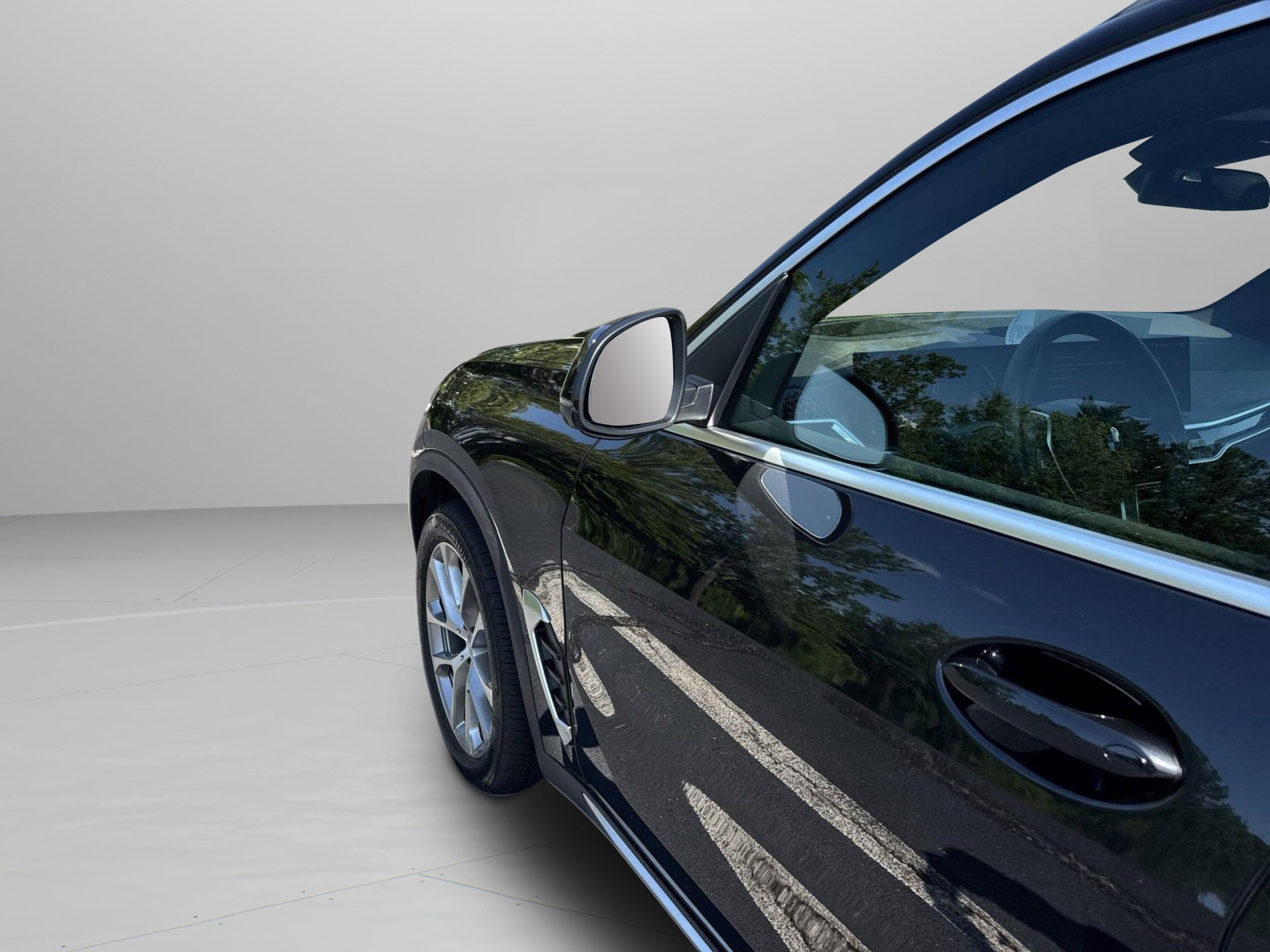 Used 2024 BMW X5 xDrive40i w/ Parking Assistance Package image 11