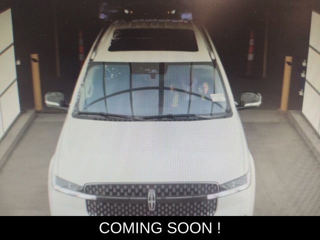 Used 2025 Lincoln Navigator Reserve image 7