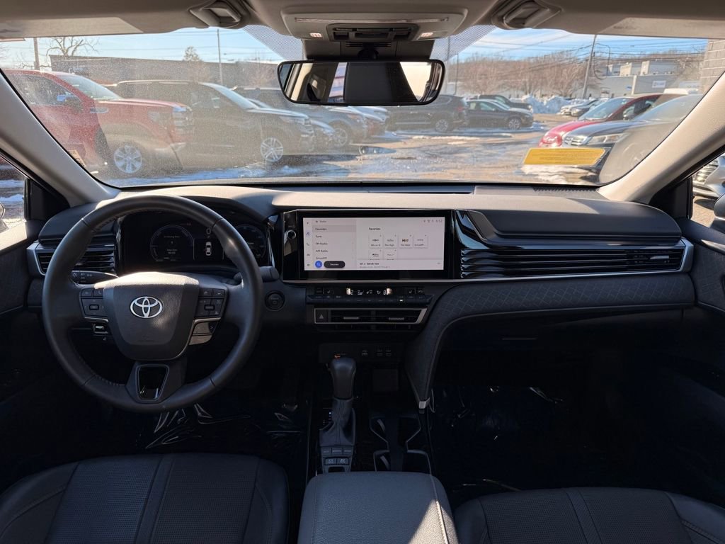 Used 2025 Toyota Camry XLE AWD/4WD image 19