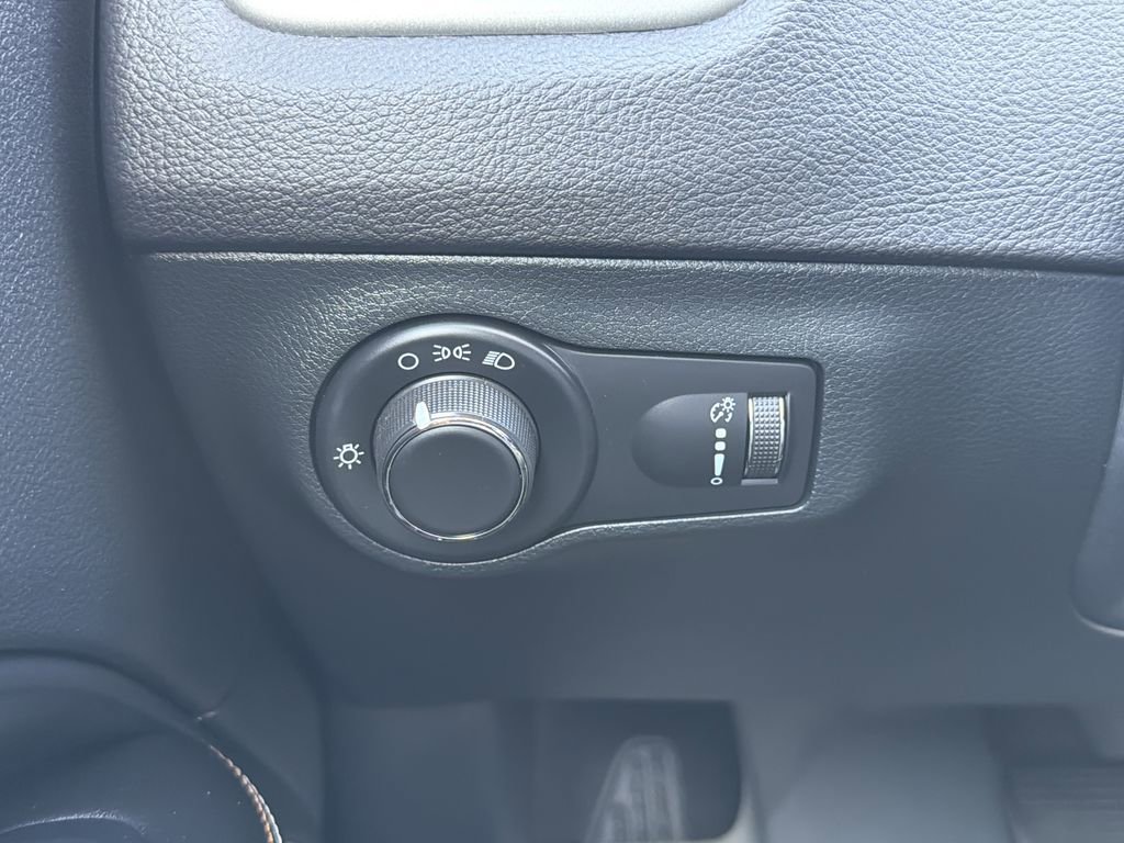 Used 2021 Jeep Compass Sport image 25