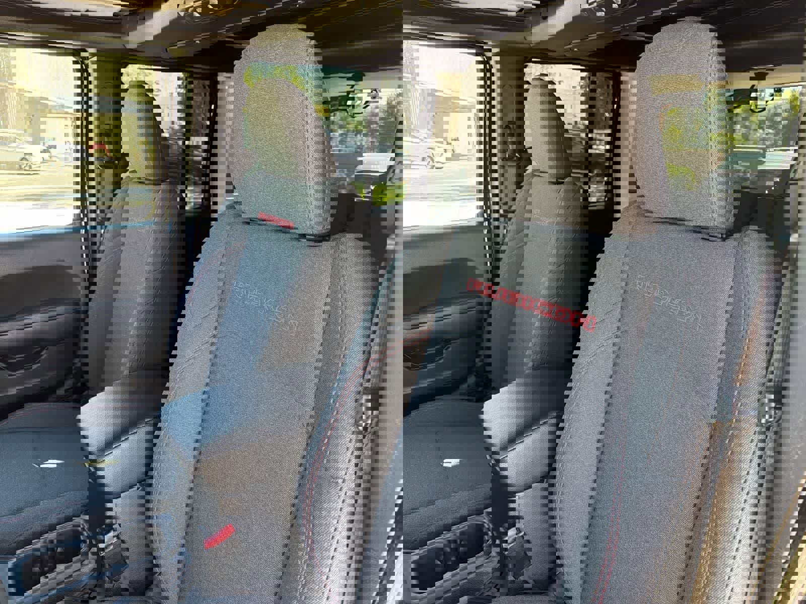 Used 2024 Jeep Wrangler Unlimited Rubicon w/ Technology Group image 24