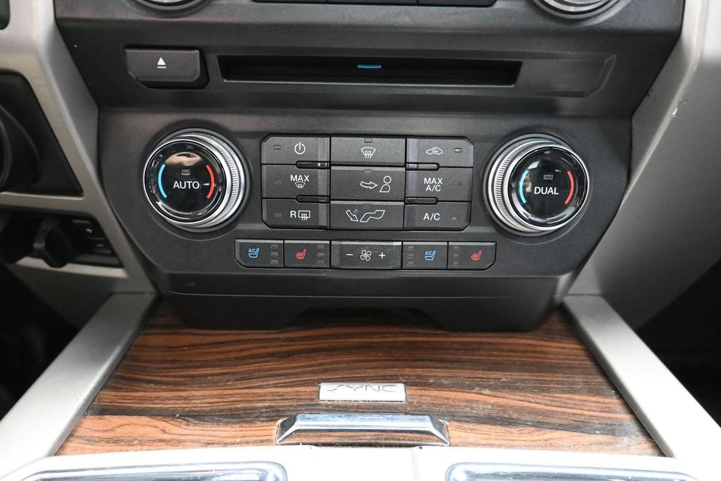Used 2016 Ford F150 Lariat w/ Equipment Group 502A Luxury AWD/4WD image 18