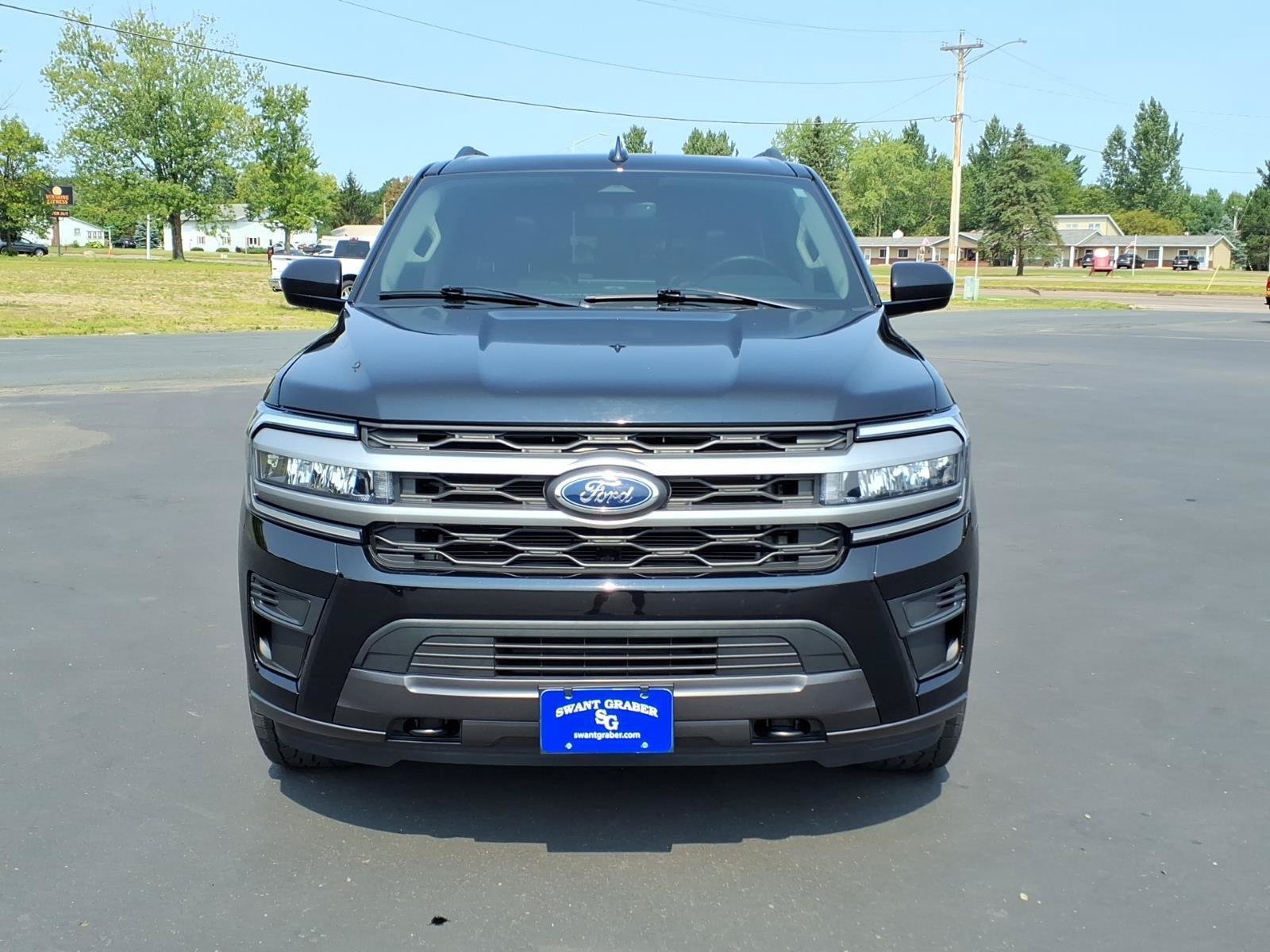 Used 2024 Ford Expedition XLT AWD/4WD image 9