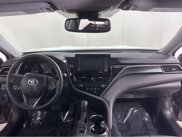 Used 2024 Toyota Camry SE image 4