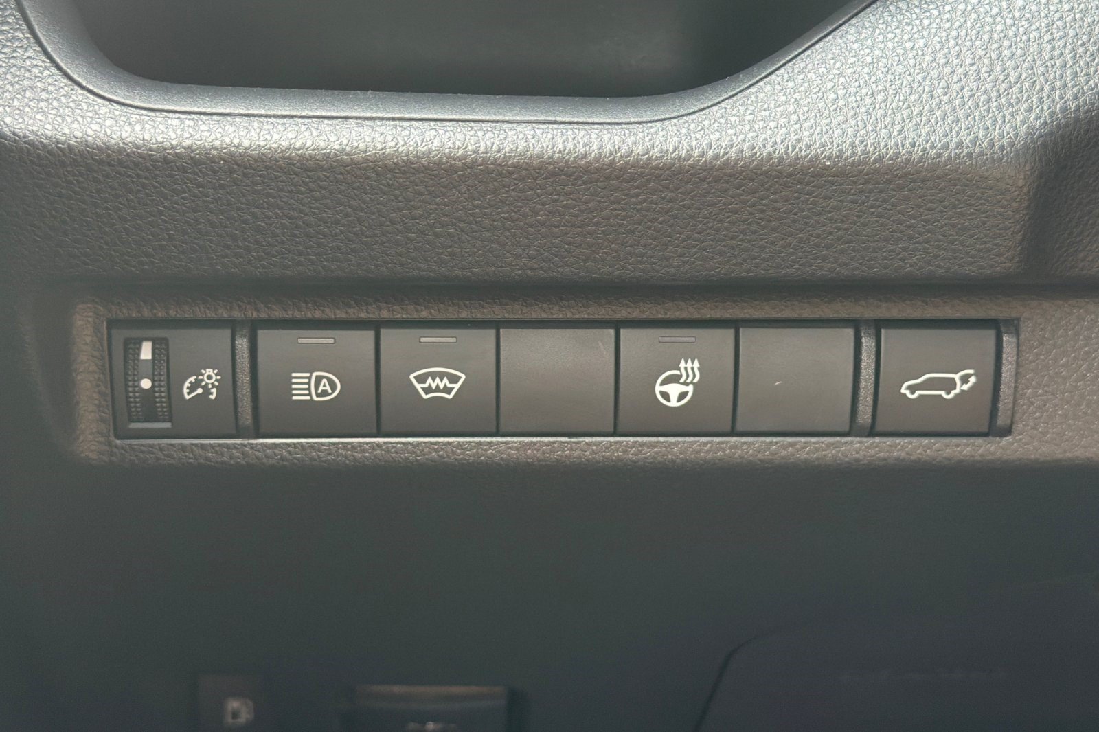 Used 2023 Toyota RAV4 SE w/ Convenience Package AWD/4WD image 36