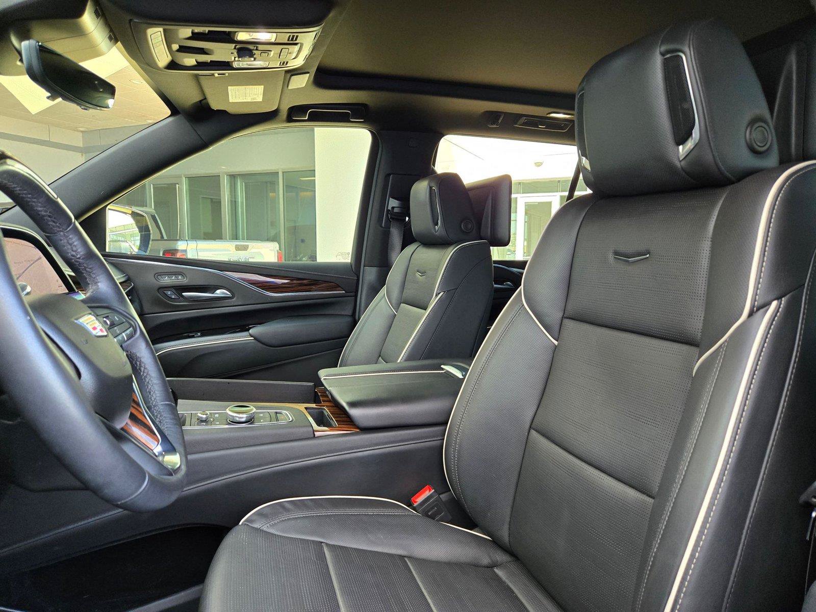 Certified 2024 Cadillac Escalade Premium Luxury w/ Performance Package AWD/4WD image 28
