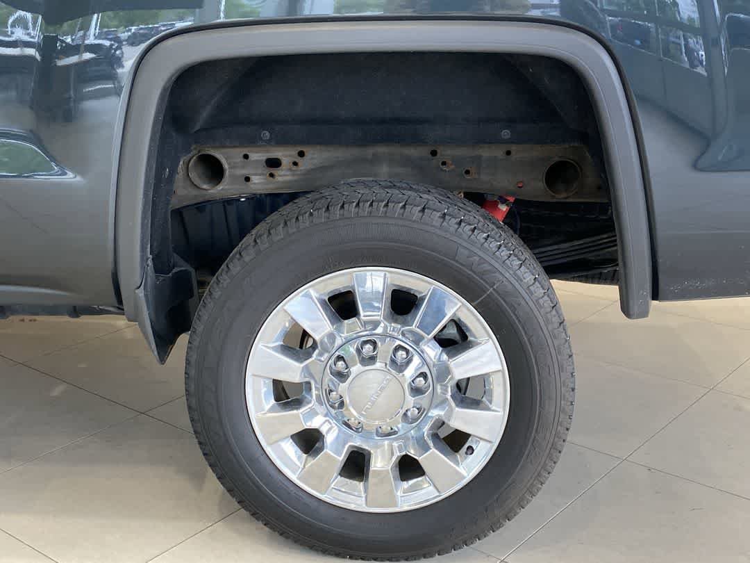 Used 2019 GMC Sierra 2500 Denali w/ Suspension Package, Off-Road AWD/4WD image 13