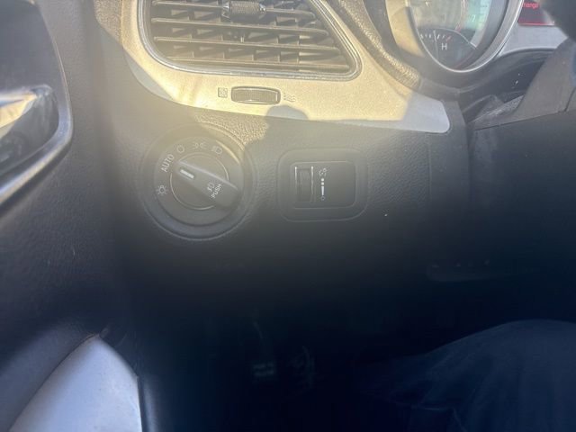 Used 2015 Dodge Journey R/T w/ Flexible Seating Group image 7