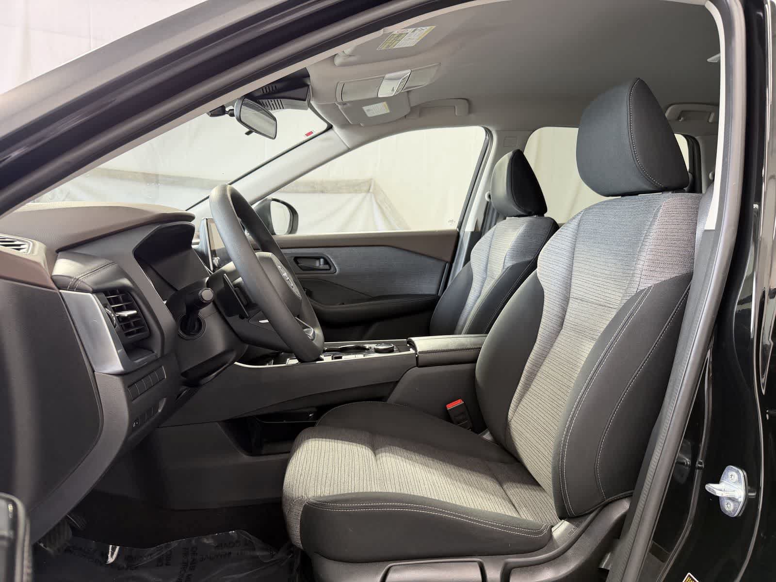 Used 2021 Nissan Rogue S AWD/4WD image 10