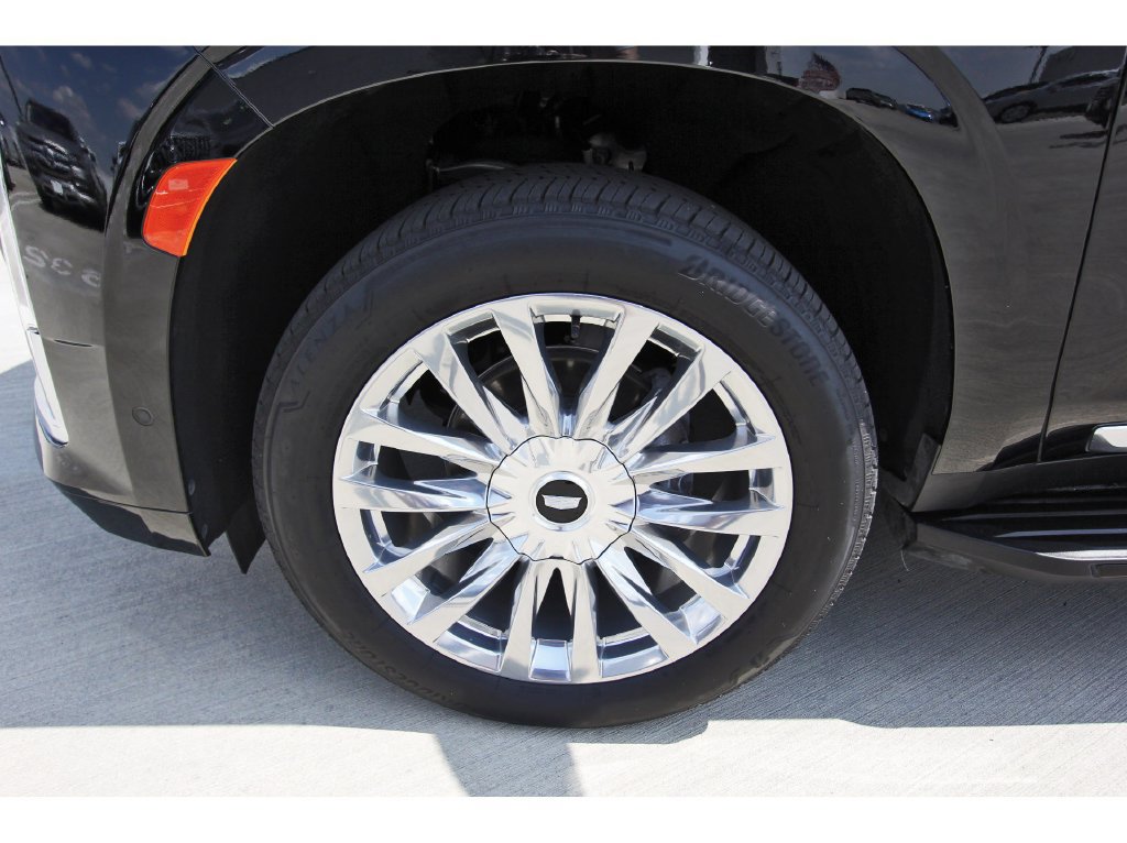 Certified 2024 Cadillac Escalade Premium Luxury AWD/4WD image 33
