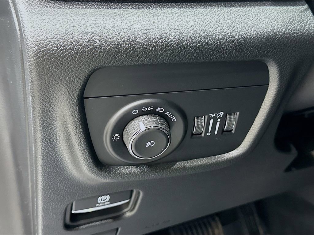 New 2025 Jeep Grand Cherokee L Limited w/ Black Appearance Package image 19