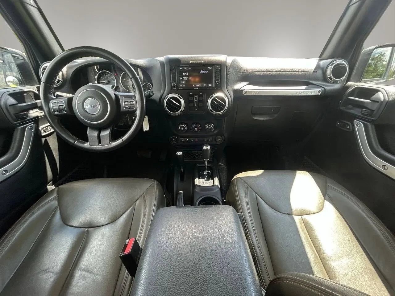 Used 2017 Jeep Wrangler Unlimited Sahara w/ Dual Top Group AWD/4WD image 20