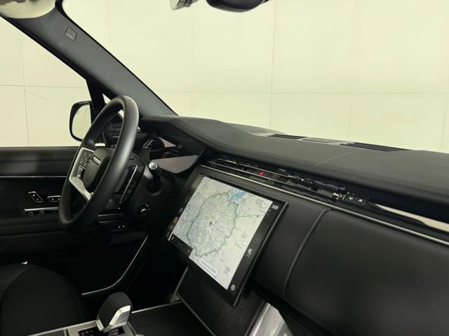 New 2025 Land Rover Range Rover SE image 32