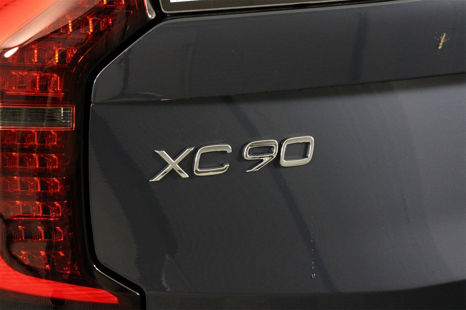 New 2026 Volvo XC90 B6 Plus w/ Protection Package image 16