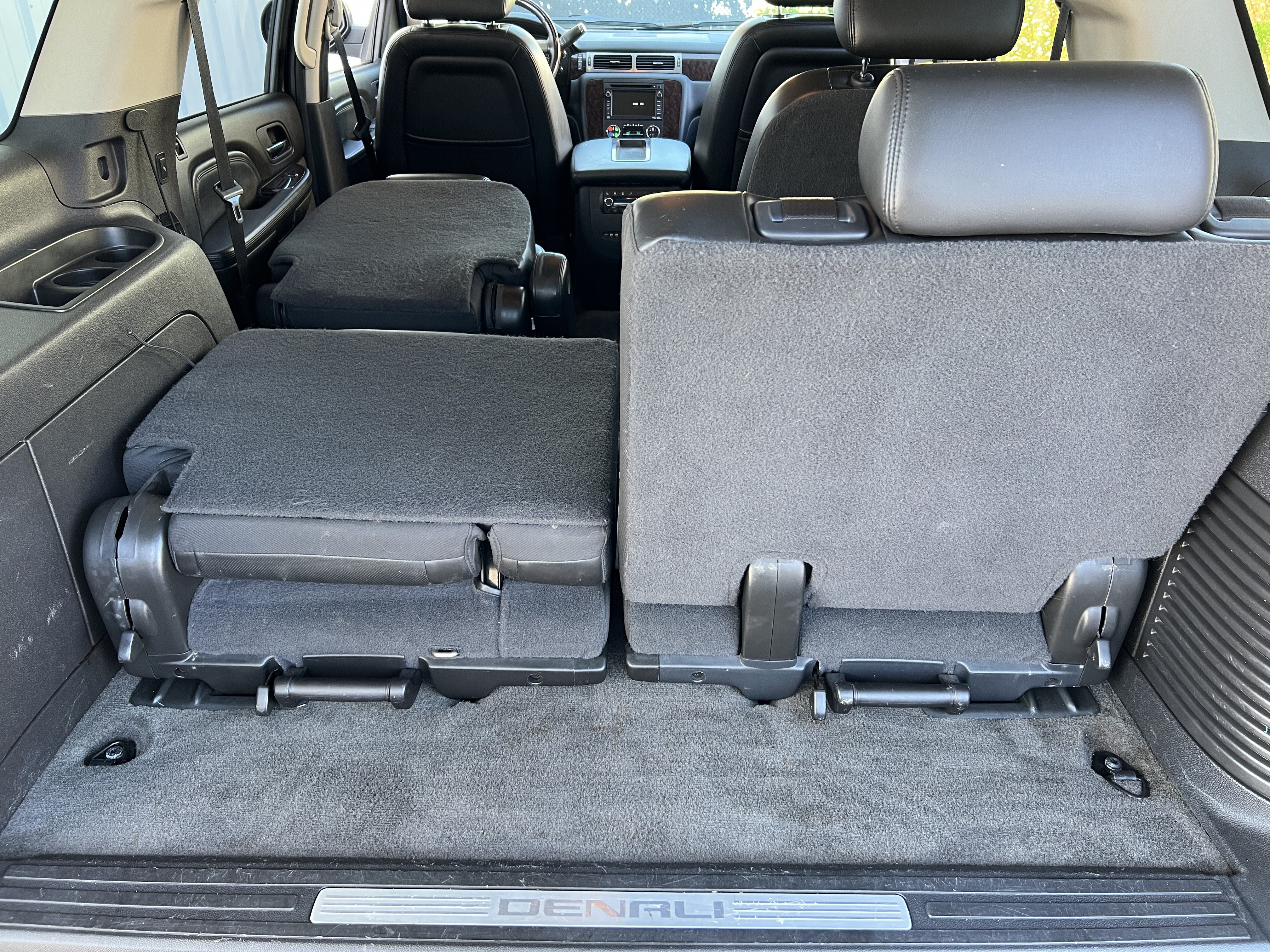 Used 2010 GMC Yukon Denali AWD/4WD image 18