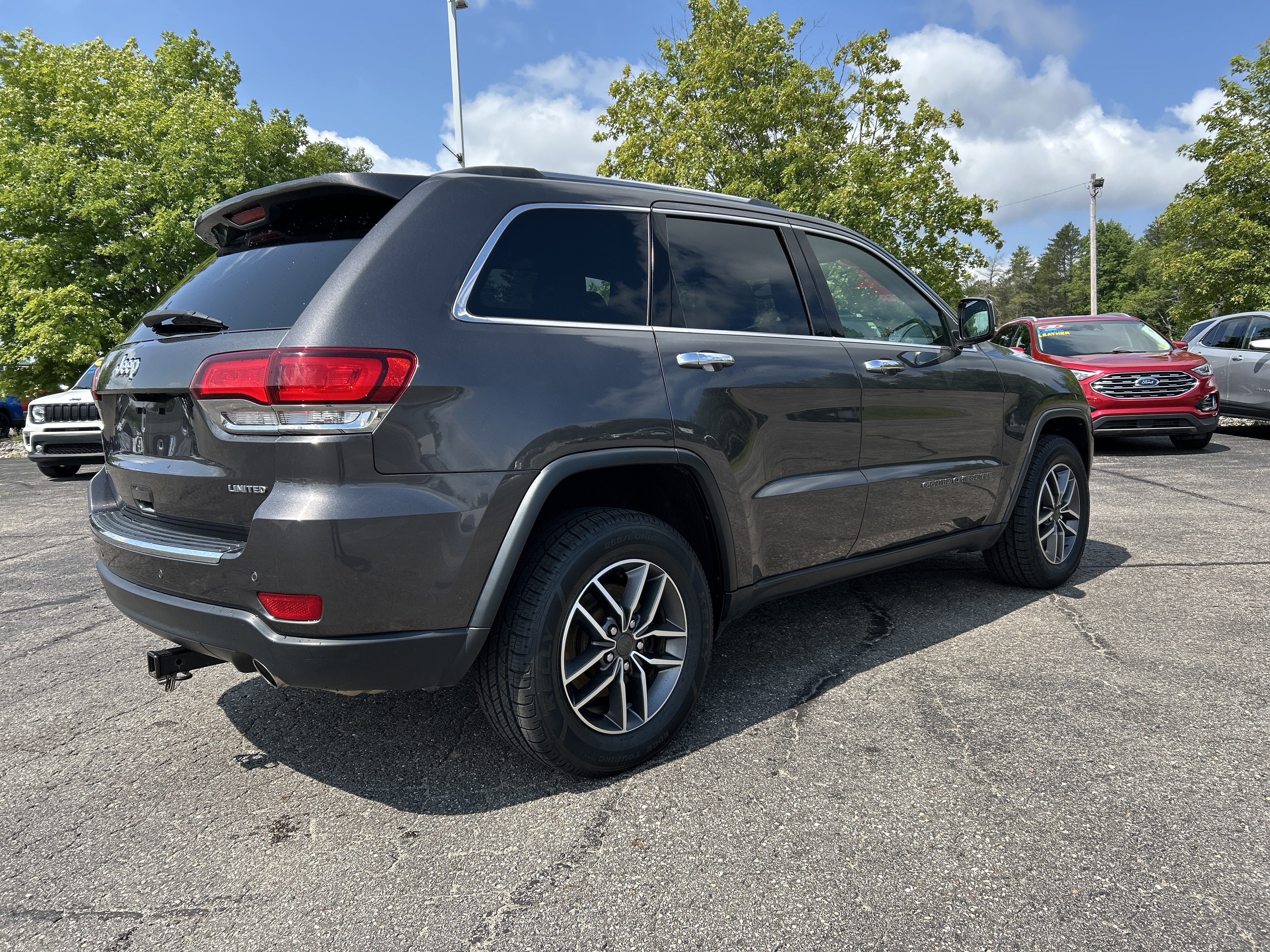 Used 2021 Jeep Grand Cherokee Limited w/ Luxury Group II AWD/4WD image 3