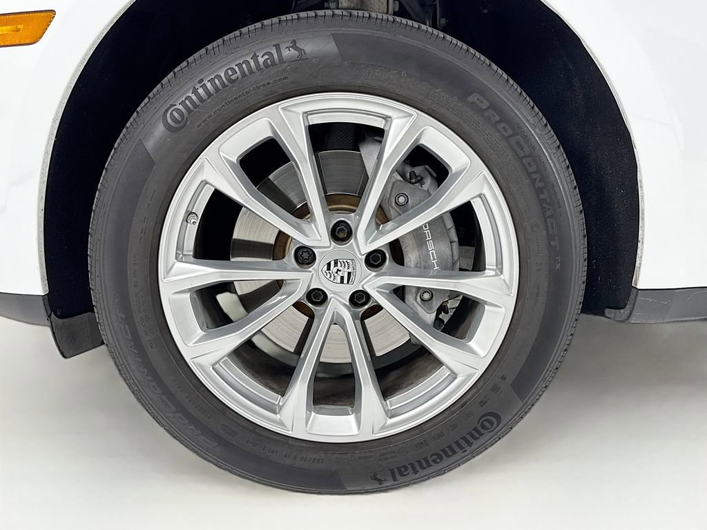 Certified 2024 Porsche Macan AWD/4WD image 33
