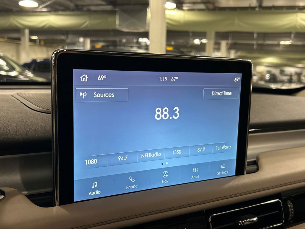 Used 2024 Lincoln Aviator AWD w/ Premium Package image 15